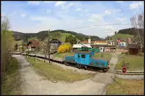 Um das Jahr 1400 herum wird vermutet das die Kirche zu St. Jakob am Hochlantsch errichtet wurde. 
Ab 1827 dem Heiligen Jakobus geweiht steht der Sakralbau inmitten der Ortschaft und hat seine Erscheinung in den Jahrhunderten von Gotisch auf Barock verändert. 
Leider sind so manche  Fotostandorte nächst der zugehörigen Bahnhaltestelle zugewachsen:

https://www.bahnbilder.de/bild/oesterreich~schmalspurbahnen~breitenauerbahn/1027481/lok-e3-der-breitenauerbahn-faehrt-mit.html


Darum musste mal die Leiter und das Fischauge herhalten. 
3.04.2019