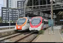 465 726-8 (726M) und 465 738 (738M) treffen auf 465 724 (724M | Siemens Civia) der Rodalies Barcelona (RENFE bzw. FGC) im Bahnhof Barcelona-França (Estació de França) (E).
Beide Einheiten sind als R2 im Einsatz.
[18.9.2018 | 14:49 Uhr]