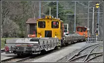 Bauzug mit Tm 2/2 81 und 87 in Versam-Safien. (02.04.2019)