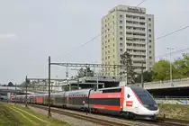 TGV Lyria 4720 fährt Richtung Bahnhof Muttenz. Die Aufnahme stammt vom 13.04.2019.