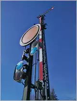 Faszination Formsiganle! Rund um Lindau gibt es sie noch, die Formsignale, welche Züge sicher den Weg weisen. (Einfahrsignal F und Ausfahrvorsignal in Nonnenhorn).


16. März 2019