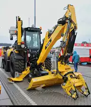 Ein unbekannter Zweiwegebagger steht auf dem Gleis- und Freigelände der Messe Berlin anlässlich des  Tags des Eisenbahners  im Rahmen der Publikumstage zur InnoTrans 2018.
[23.9.2018 | 14:09 Uhr]