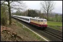 AKE E 10 1309 bespannte am 14.4.2019 einen Fan Sonderzug des VFL Osnabrück. Hier erreicht der Zug bei der Rückfahrt um 18.20 Uhr die Ortsgrenze von Hasbergen.