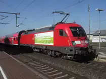 Neu auf den Gleisen in Brandenburg,Berlin und Sachsen-Anhalt ist die 182 024 - 0 mit Werbung für die LAGA in Wittstock die heute ihre Pforten öffnet .Hier gesehen in Burg bei Magdeburg als RE 3112 Frankfurt/Oder - Magdeburg 