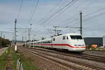 Auf dem Weg in die Schweiz befand sich am Mittag des 07.10.2017 der 401 586-3  Chur , als dieser bei Eimeldingen vom Katzenbergtunnel her sich in die alte Rheintalstrecke einfädelte und Richtung Basel fuhr.