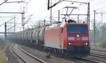 DB Cargo Deutschland AG mit  185 169-0  [NVR-Number: 91 80 6185 169-0 D-DB] und Kesselwagenzug am 05.04.19 Bf. Flughafen Berlin-Schönefeld.