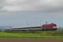 02.11.2017, ICE 1005 Berlin - München fährt kurz vor Kronach am km 18,0 in Richtung Lichtenfels. Lok 101 130 zieht die aus Metropolitan-Wagen bestehende Fuhre.