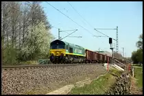 PB 18 von RTB Cargo erreicht hier am 15.4.2019 um 16.03 Uhr mit einem Schrottzug den Ortsrand von Hasbergen. Es handelt sich bei dem Zug um den Schrottpendel zwischen Osnabrück Hafen und dem Stahlwerk in Georgsmarienhütte.