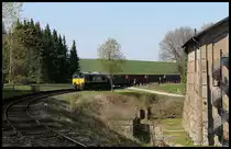 PB 18 RTB ist hier am ehemaligen Haltepunkt Augustaschacht in Hasbergen am 15.4.2019 um 13.47 Uhr mit ihrem Schrottzug aus Osnabrück auf dem Weg zum Stahlwerk in Georgsmarienhütte. Der Zug nutzt dazu die hier werkseigene Bahnstrecke zwischen Hasbergen und GMHütte.