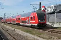DBpzfa 766.1 Caspar David Friedrich mit RE 18490 von Berlin Hbf nach Warnemünde bei der Durchfahrt in Warnemünde Werft.20.04.2019 