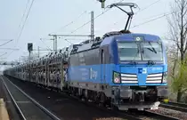 ČD Cargo a.s. mit  383 005-6  [NVR-Number: 91 54 7383 005-6 CZ-CDC] und PKW-Transportzug am 02.04.19 Dresden-Strehlen.