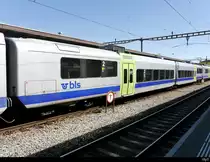 BLS - Jumbo Personenwagen 2 Kl. B 50 85 22-35 628-8 im Bahnhof Lyss am 2019.04.20