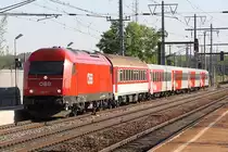 ÖBB 2016 100-7 fährt am 22.April 2019 mit dem REX 2509 (Bratislava hl.st. - Wien Hbf.) durch die Haltestelle Haidestraße.