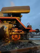 Fotografenschatten auf der 50 3552-2, welche Anfang April 2017 auf die Drehscheibe des Eisenbahnmuseums in Dresden fährt.