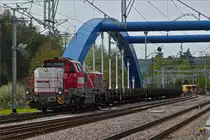 CFL Diesellok DE18 304 f�hrt in k�rze mit einem kurzen Flachwagen G�terzug in den Bahnhof von Ettelbr�ck ein. Der Zug kommt aus der Industriezone von Bissen, dort werden mit den Wagen Drahtrollen zur Weiterverarbeitung hingebracht. In Ettelbr�ck wird die Lok Kopf machen und nach kurzem Aufenthalt die Wagen wieder in Richtung Luxemburg ziehen. 24.04.2019 (Hans)