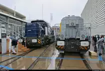 Vossloh DE 18 und 650 086-8 (Vossloh G 6) der Schweerbau GmbH & Co. KG stehen auf dem Gleis- und Freigelände der Messe Berlin anlässlich des  Tags des Eisenbahners  im Rahmen der Publikumstage zur InnoTrans 2018.
Weitere Informationen zu den Fahrzeugen:
https://www.virtualmarket.innotrans.de/de/DE-18,dct5-132
https://www.virtualmarket.innotrans.de/de/G-6,dct5-135
[23.9.2018 | 15:09 Uhr]