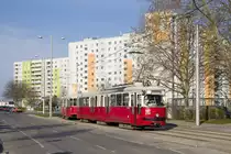Am 29. März 2019 ist E1 4730 mit c4 1317 als Linie 26 in der Ziegelhofstraße in Richtung Strebersdorf, E.-Hawranek-Platz in der unterwegs. 

