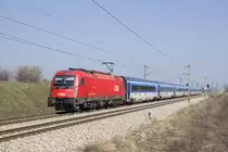 Am 23. März 2019 ist 1216 239 mit rj 75 (Praha hlavní nádraží - Graz Hauptbahnhof) bei Helmahof unterwegs.