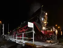 Die Dampflokomotive 03 1010 war Anfang April 2017 auf der Drehscheibe des Eisenbahnmuseums in Dresden zu sehen.