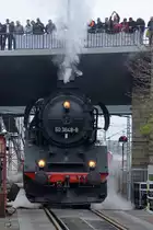 Die Dampflokomotive 50 3648-8 kommt Anfang April 2017 auf dem Gelände des Eisenbahnmuseums in Dresden an.