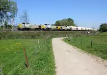 7785,7869,7867 alle drei von Lineas kommen als Umleiter mit einem langen Kalkleerzug aus Millingen(D) nach Yves-Gomezee(B) und fahren die Gemmenicher-Rampe hoch.
Aufgenommen von einem Weg in Reinartzkehl. 
Bei schönem Frühlingswetter am Mittag vom 20.4.2019. 