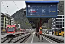 Komet ABDeh 4/8 und 4/19 + Steuerwagen BDkt nach Zermatt steht in Brig. (16.04.2019)