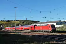 Nachschuss auf die Freiburger 146 217-5, als diese am Nachmittag des 13.10.2017 mit ihrer RB (Basel Bad Bf - Offenburg) in Efringen Kirchen an den Bahnsteig rollte.
