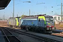 Am Nachmittag des 18.10.2017 steht Re 475 405 zusammen mit Re 485 015-2 abgestellt im BLSC-Abstellbereich im Badischen Bahnhof von Basel und warteten dort auf ihren nächsten Einsatz.