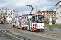 Straßenbahn Zwickau: Tatra KT4D der SVZ Zwickau - Wagen 930, aufgenommen im März 2019 am Hauptbahnhof in Zwickau.