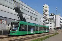 Be 6/8 Combino 321, auf der Linie 14, fährt zur Haltestelle Lachmatt. Die Aufnahme stammt vom 21.03.2019.