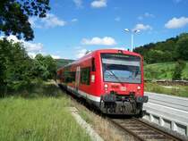 Br.650 110-0 im Bahnhof Oberkochen, aufgenommen am 23.06.07. Dieser Zug fuhr heute von Gleis 1 ab, da zwischen Aalen und Heidenheim Gleisbauarbeiten statt finden, fallen die 612er als IRE f�r den Samstag 23.Juni 2007 und den Sonntag 24.Juni 2007 aus und somit kann dieser 650er von Gleis 1 abfahren, den die 612er Verkehren nicht am Samstag und Sonntag, wegen den Bauarbeiten.