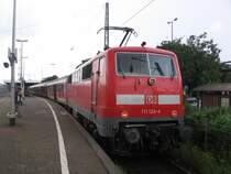 Am 23.06.2007 steht 111 124 als Schublok f�r dei RB 48 nach K�ln Hbf in Wuppertal-Oberbarmen auf Gleis 1.