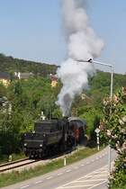 OSEK 52.100 (93 81 0052 100-5) am 01.Mai 2019 mit dem SEZ 14720 (Waldmühle - Wien Meidling) beim Strecken-Km. 2,6 der Kaltenleutgebenerbahn.