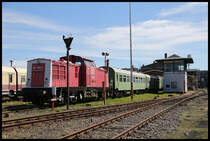 Mit einem Personenzug gekuppelt stand die DB ex DR 202885-0 am 25.04.2019 im Freigelände des Museum BW Chemnitz Hilbersdorf.