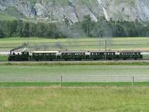 Dampfextrazug mit G 3/4 Nr. 1  Rh�tia  + A1102 + B2138  Filisurer St�bli  + B2060 + C2012 auf dem Weg zum Bahnhofsfest nach Bonaduz am 9.6.2007 zwischen Chur und Domat/Ems.