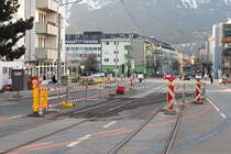 Innsbruck: Kletterweiche in der Fritz-Konzert-Straße wg. Sanierung der Konzertbrücke, die darum nur eingleisig befahrbar ist. Aufgenommen 30.3.2019.