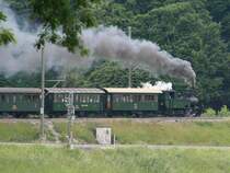 Kurz nach der Rheinbr�cke steigt das Gel�nde etwas an, so das die Dampflok Nr. 1  Rh�tia  am 9.6.2007 auf ihrem Weg nach Bonaduz etwas zum schnaufen hat.