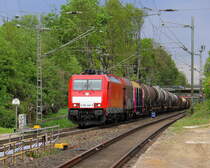 186 340-6 DB-Schenker  kommt als Umleiter mit einem gemischten Güterzug aus Köln-Gremberg(D) nach Antwerpen-Noord(B) und fährt durch Kohlscheid aus Richtung Herzogenrath und fährt die Kohlscheider-Rampe hoch nach Aachen-West. 
Aufgenommen von Bahnsteig 1 in Kohlscheid. 
Am 25.4.2019.