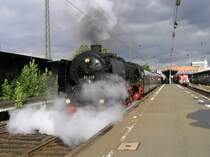 Die 01 118 mit Sonderzug FD 79831 von Kassel Hbf nach Frankfurt(M) S�d am 23.06.2007 in Kassel Hbf. Gleis 13.