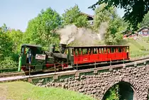 26.08.2000, Österreich,	Schafbergbahn am Wolfgangsee, Zug mit Lok 999 106 und Wagen 9904 bei der Talfahrt