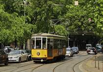 Am 02.05.2019 ist die inzwischen 90 Jahre alte Nr. 1521 immer noch im Einsatz, hier auf der Linie 10 am Largo Quinto Alpini 