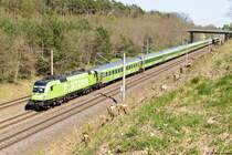ES 64 U2 - 005 (182 505-8) MRCE Dispolok GmbH für LE - LEO Express GmbH mit dem Flixtrain (FLX32623) von Berlin-Lichtenberg nach Stuttgart Hbf in Nennhausen. 22.04.2019
