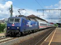 Br.120 151-6  ZDF-Express  mit einem IC von N�rnberg Hbf nach Karlsruhe Hbf, hier im Bahnhof Aalen. Aufgenommen im Juni 2007