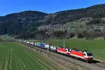 Kurz vor Trieben konnte ich den SETC 96816 auf seiner Fahrt nach Kalsdorf erneut aufnehmen. Am 31. März 2019 waren für die Beförderung die 1014.003 und 004 von Zeller Transporttechnik eingeteilt. Beide Maschinen haben erfreulicherweise den  Pflatsch  behalten und erinnern daher noch an die einstigen Einsätze bei den ÖBB. 