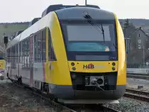 Der Alstom Coradia LINT 41 VT 260 der Hessische Landesbahn pausiert Ende März 2019 am Bahnhof Erndtebrück.