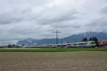 RBDe 565 742 und RBDe 565 729 in Doppeltraktion als Cup Final 2019 Extrazug von Spiez nach Ostermundigen unterwegs. Der RBDe 565 729 fährt normalerweise als Golden Pass Regio Express mit den letzten zwei Plandienst Einheitswagen I. Eine Doppeltraktion dieser Fahrzeuge ist im Jahre 2019 sehr selten.