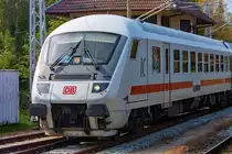 IC 2212 nach Ankunft im Ostseebad Binz bei Rangierarbeiten auf dem Bahnhof, zu sehen ist der Steuerwagen 95 251. - 18.05.2019
