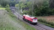 Die Class 66 DE6301  Debora  von Crossrail kommt von einer Schubhilfe vom Gemmenicher Tunnel zurück nach Aachen-West. 
Aufgenommen von einer Wiese in Reinartzkehl. 
Bei schönem Frühlingswetter am Nachmittag vom 12.5.2019.
