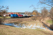 Zwei Press V100 Ost Maschinen mit dem Kesselzug nach Weiden-West bei Eschldorf, 16.02.2019