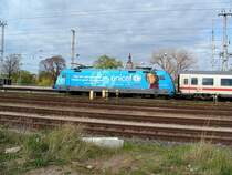 Die 101016-4 hat einfahrt von der Insel R�gen in den Bahnhof von Stralsund